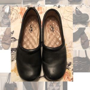 Black Soft Walk Shoes